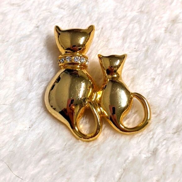 Vintage Goldtone Silhouette Kitty Cat Brooche with Rhinestone Accents - Picture 3 of 9